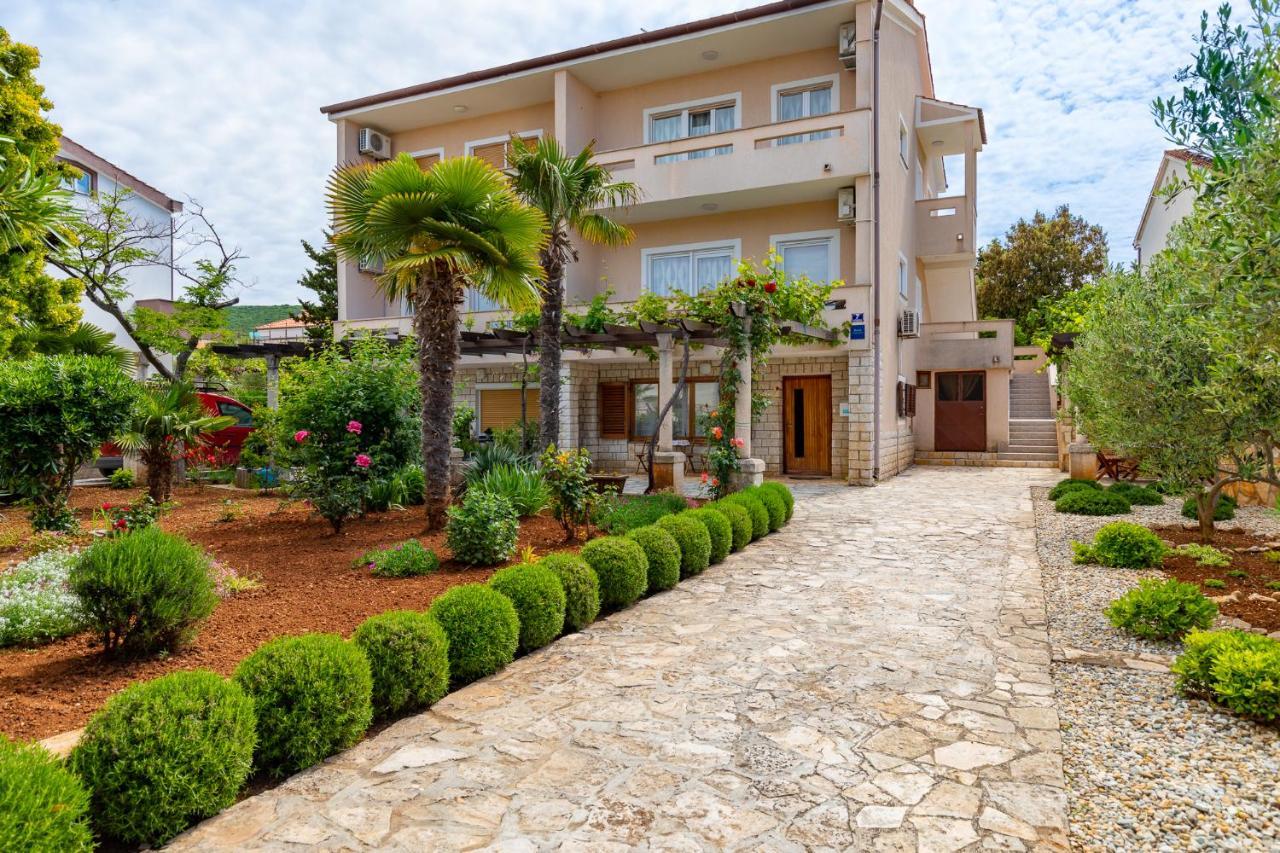 Apartment Come&stay Punat