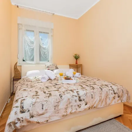 Apartments Come&Stay Punat Esterno foto