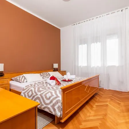Apartments Come&Stay Punat Esterno foto