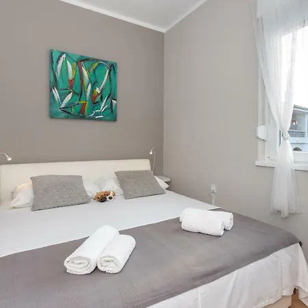 Apartments Come&Stay Punat Esterno foto