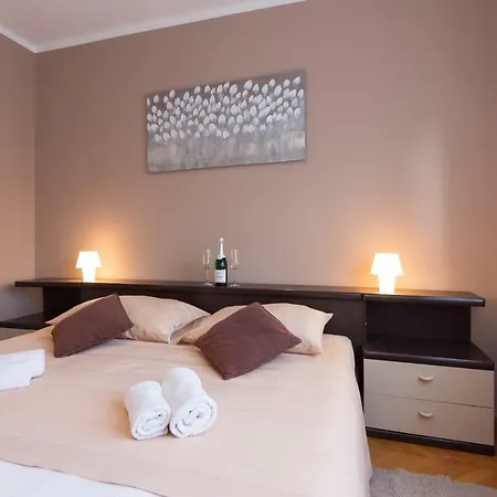 Apartments Come&Stay Punat Esterno foto